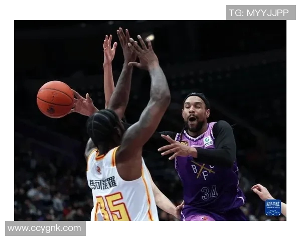 北控男篮对阵深圳精彩比赛录像回顾与分析